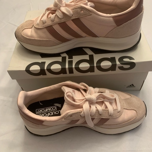 NWOT Adidas Women's Light Pink Cloudfoam Sneakers - Picture 2 of 5
